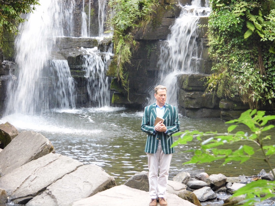 Michael Portillo at the waterfall. Aug 2014. Photo by Ray Butt.
